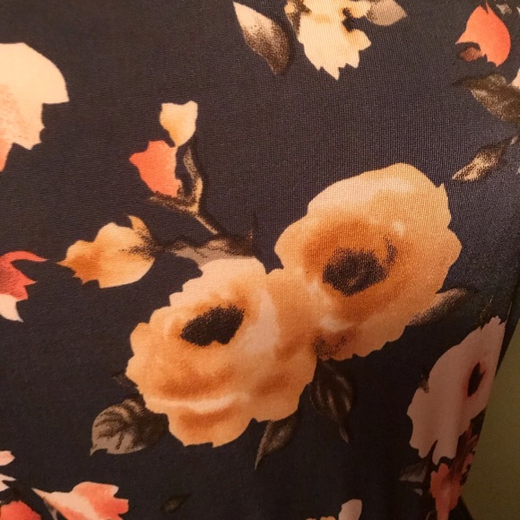 Floral maxi by Entro with side slits - Picture 3 of 7